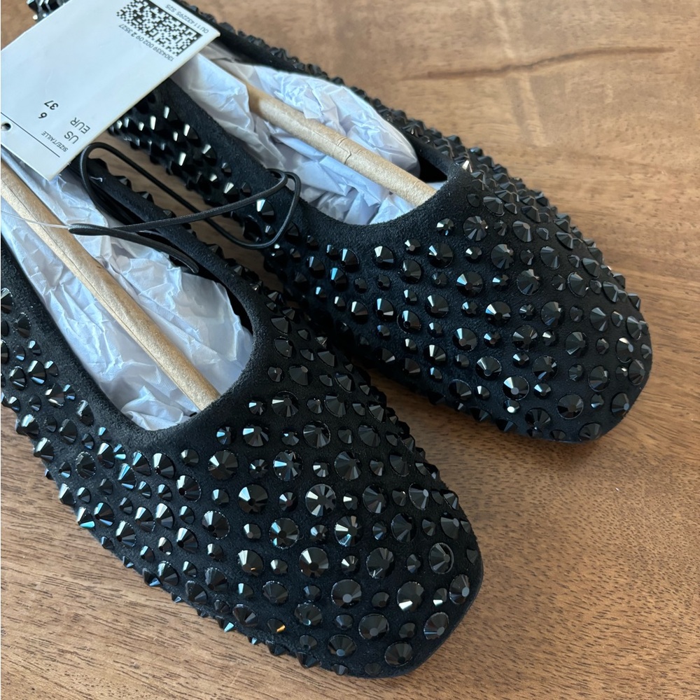 H&M NWT Holiday Studded Flats, Out of Stock, Size 6